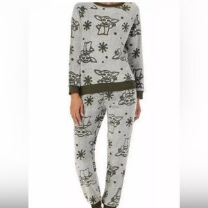 NWT Star Wars Grogu Womens’ Jogger Style 2 Piece Fleece Lounge / PJ Set Size Sm